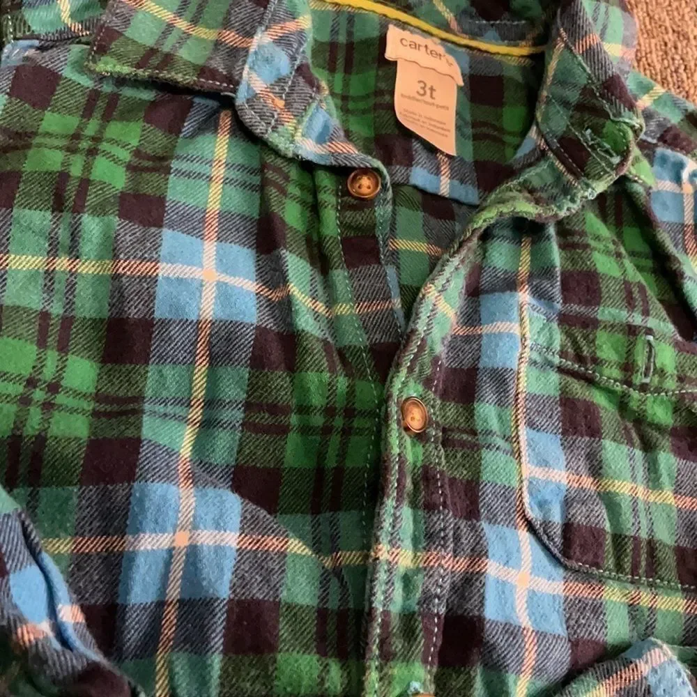 Like New CARTER'S 32.carter’s 3 T boys long sleeve plaid top - Like New